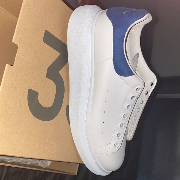 Oversized Sneakers - Picture 6 of 7